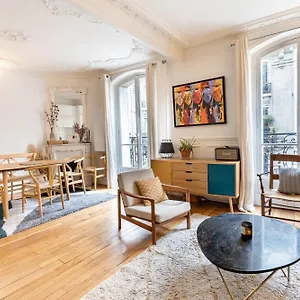 Montmartre // Lovely Flat For ! Paris