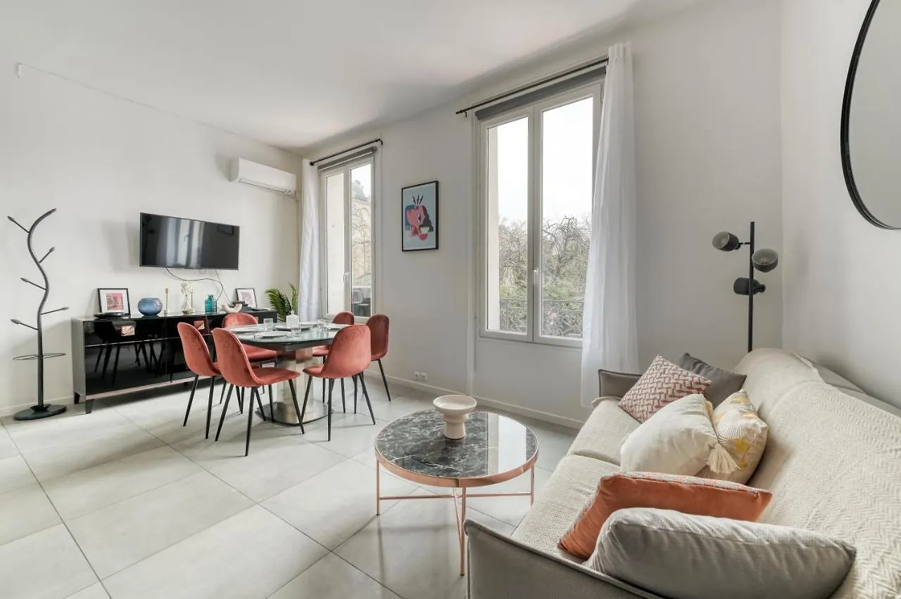 Centric Nice Apartment 2 Steps Le Marais -Republic location