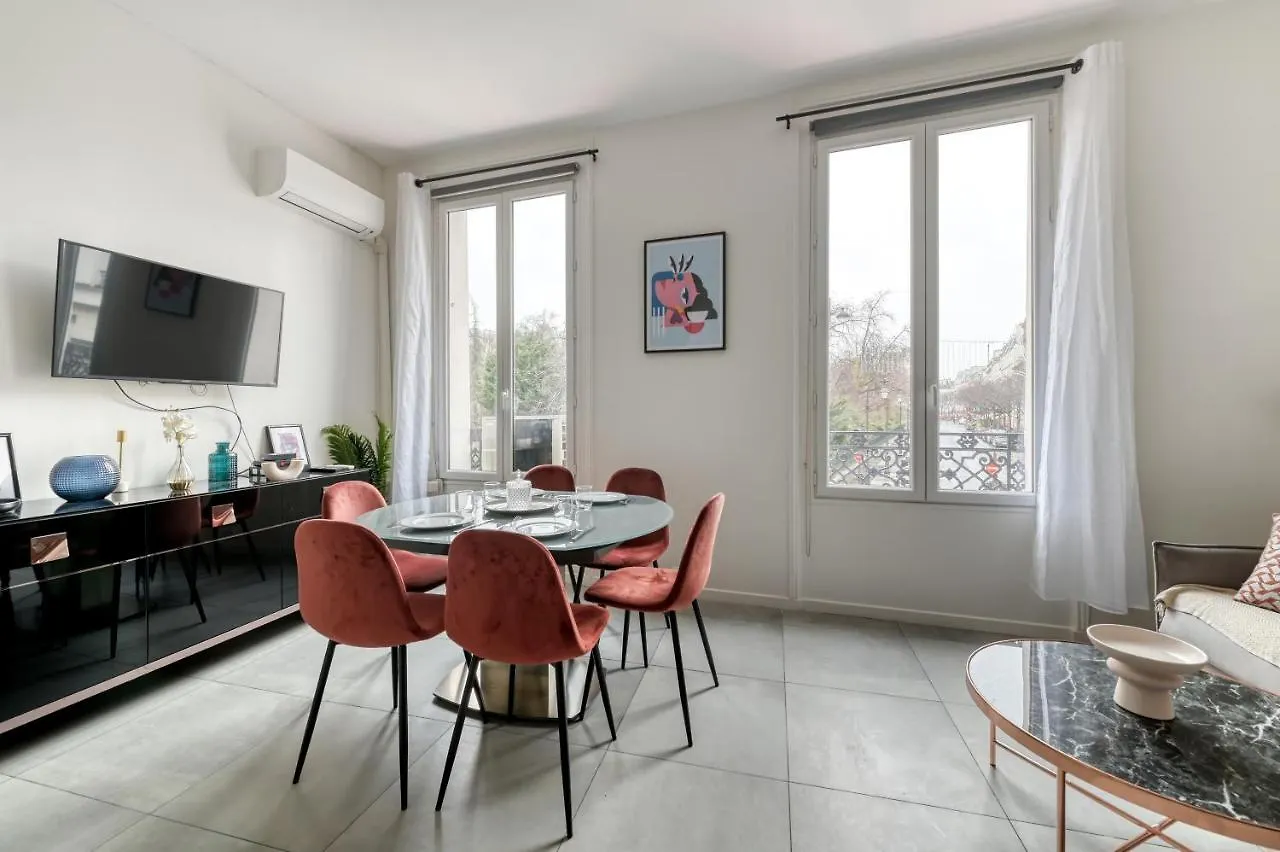 Centric Nice Apartment 2 Steps Le Marais -Republic Paris France